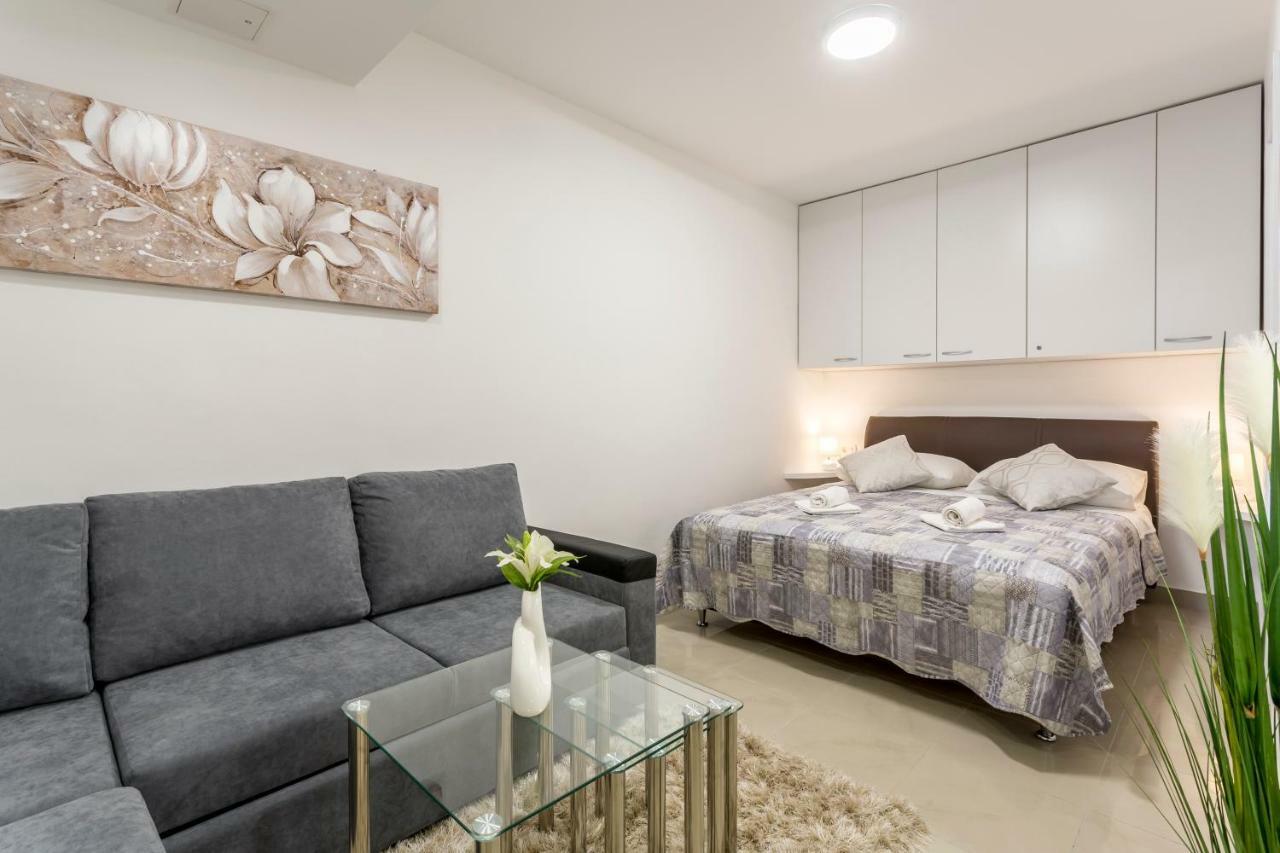 Studio Apartment Nikol Split Exterior foto